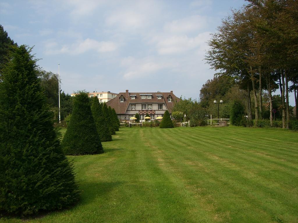 Golf Hotel Le Treport Exterior photo